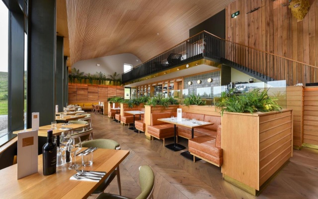 Bracken Hide Hotel