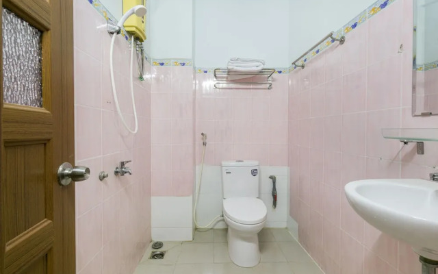 OYO 656 Nam Hai Hotel