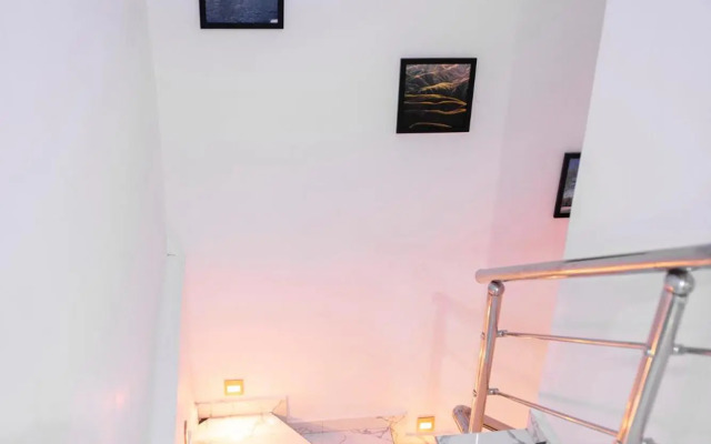 Luxury 3 Bedrooms Apart-24Hrs Elect/WIFI/Security