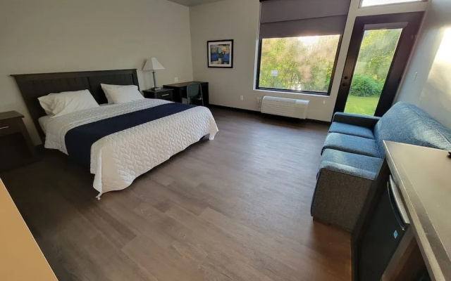 Watershed Hotel
