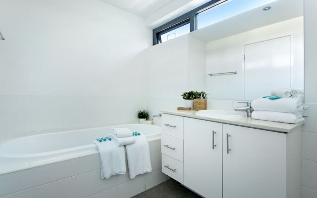 Boutique Broadbeach Living Near Convention Centre