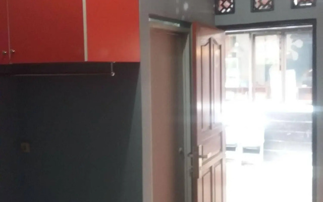 Budi House & Food Station