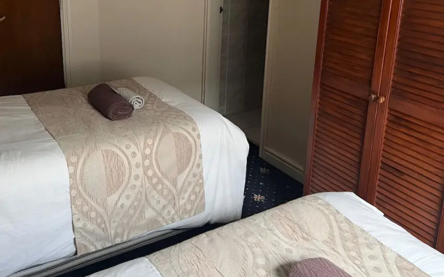 OYO Baytree Lodge