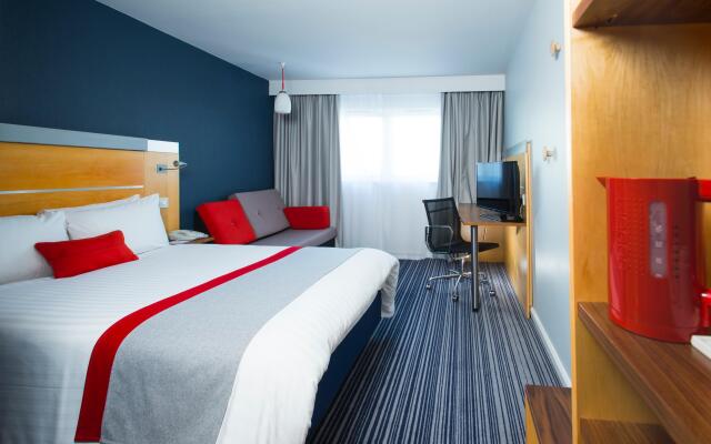 Holiday Inn Express London-Epsom Downs by IHG
