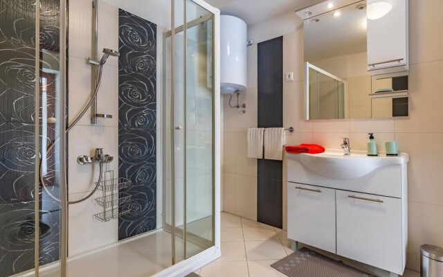 Amazing Home in Medulin With Wifi and 4 Bedrooms