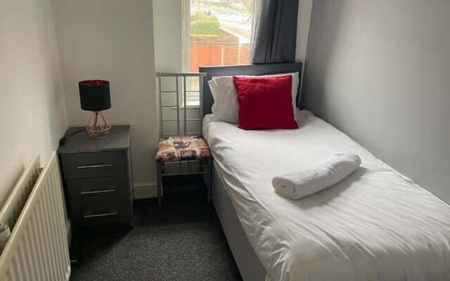 Gateway Mews Wv1 Stays 5beds Parking Long Stay Discounts