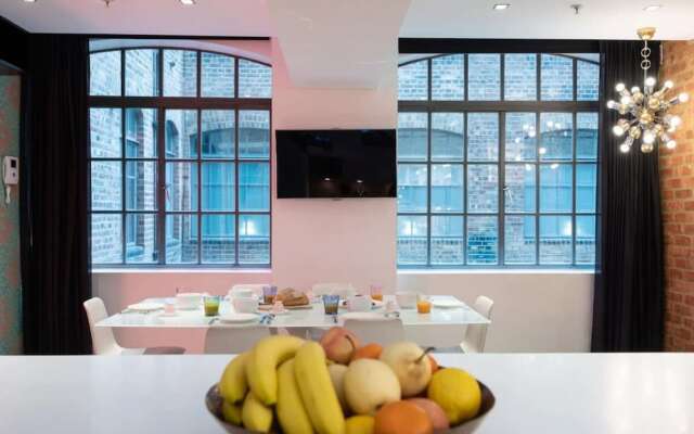 Luxurious Loft Central Soho - 3 Bedrooms Office