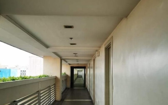 150 Newport condotel pasay