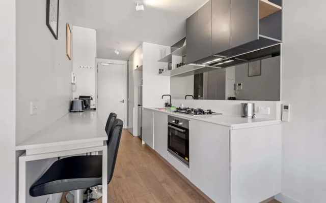 Sleek South Melbourne Pad, 1-bed by Albert Park