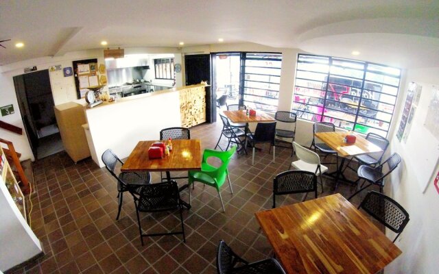 Hostal De La 57 - Hostel