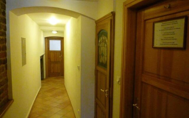 Academus - Cafe/Pub & Guest House