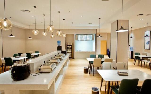 Greentree Inn Fuyang Linquan Magic Capital Busines