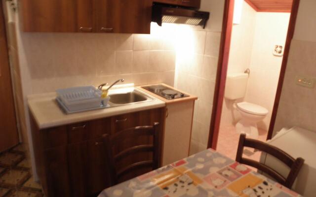 Sandy beach - afordable with parking - A4-19(4)