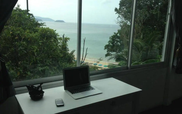 Karon Cliff Contemporary Boutique Bungalows