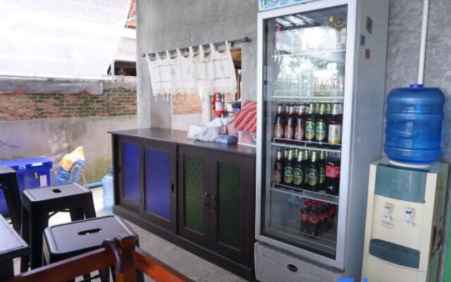 Tonkong Guesthouse & Restaurant