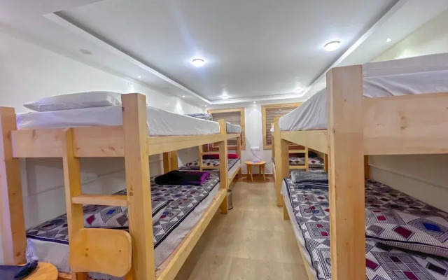 Rozana Retreat