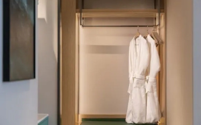 INZONE GARLAND SELECTION Hotel (Laiwu Luzhong East Avenue INZONE Mall)