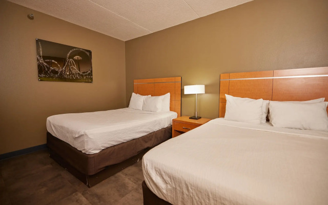 Adventureland Inn