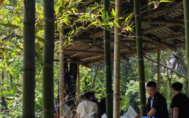 Ju Zhi Yu Homestay – People – Ningbo