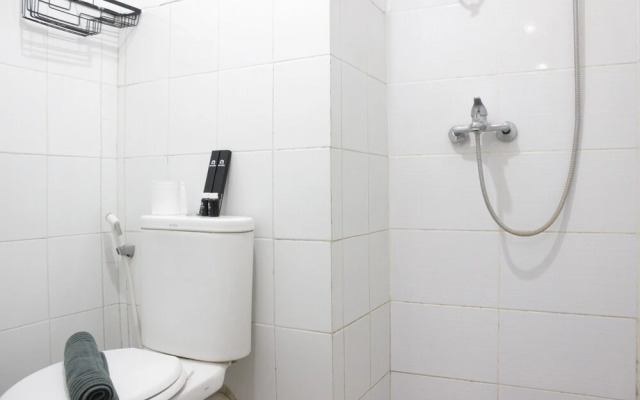 Pleasant and Comfy Studio Room at Emerald Towers Apartment