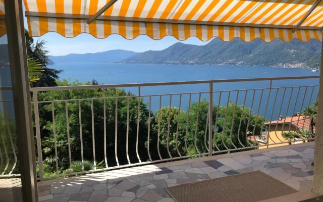 Moderne Ferienwohnung mit Traumseeblick Lago Maggiore