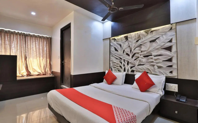 OYO Premium Law Garden C G Road