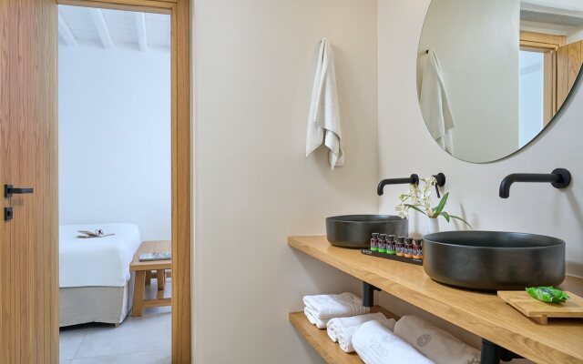 Adorno Beach Hotel & Suites