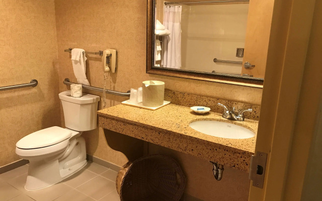 Best Western Plus Revere Inn & Suites