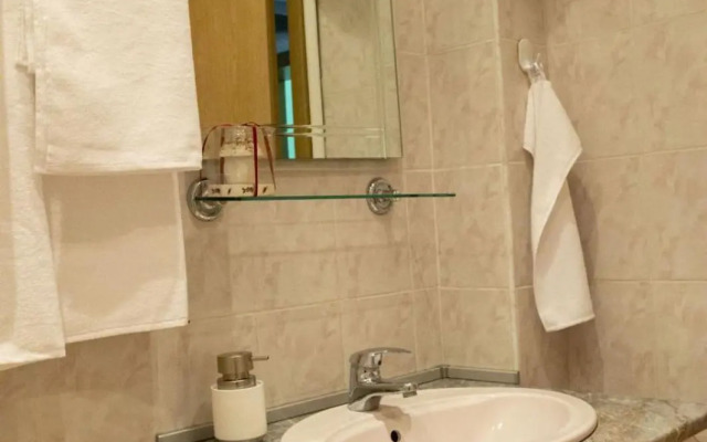 Midtown Place Apartment DORIS 1 with garage