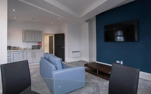 Cavern Quarter Apts - 31 North John St