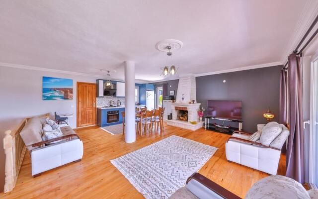 Lovely Villa With Private Pool and Terrace in Kas