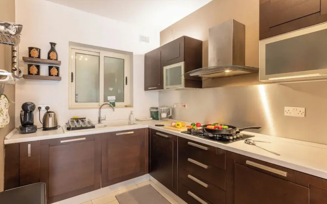 Modern and Comfortable Apart Savoy Garden