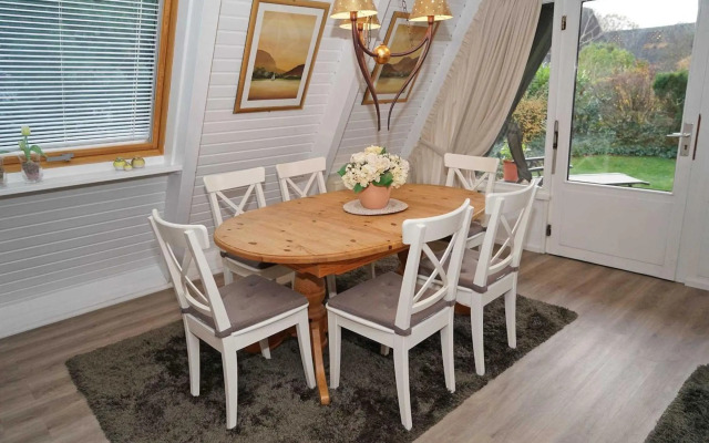 Zeltdachhaus _ grosse Terrasse _ m