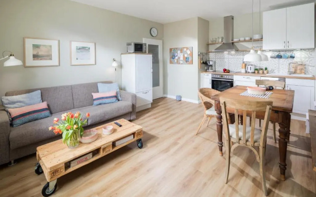 Boje 6 (Adults Only)