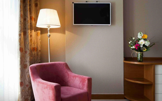 Gravis Suites