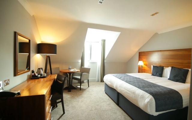 Old Thorns Hotel & Resort