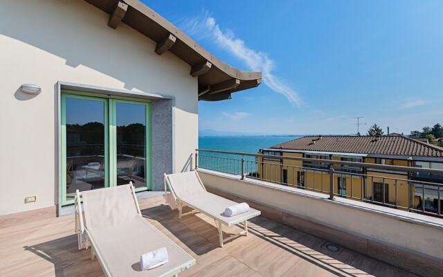 Residenza Miralago With Pool - Penthouse With Lake View