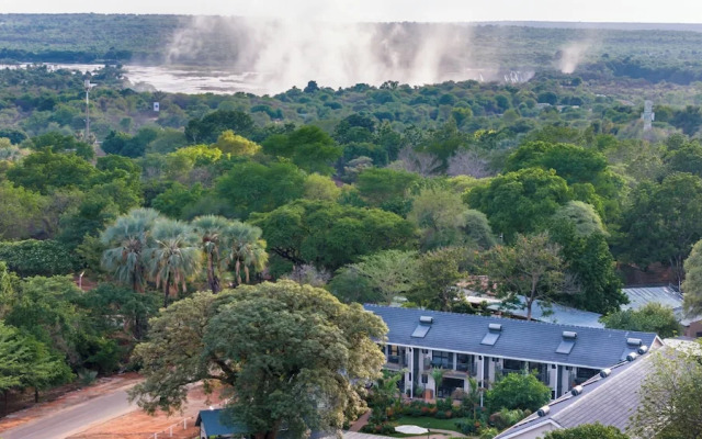 Victoria Falls Oasis Hotel