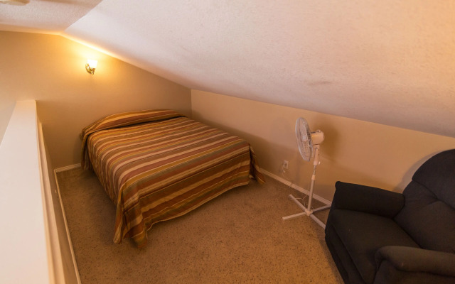 Auslander Condominiums