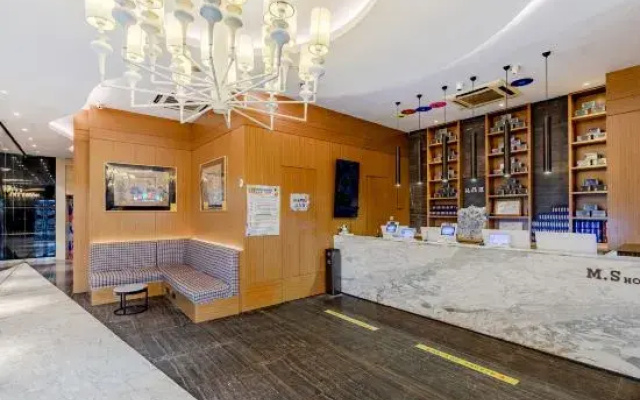 Meisu • Flower Hot Spring Hotel (Wuhu Pedestrian Street Binjiang Branch)