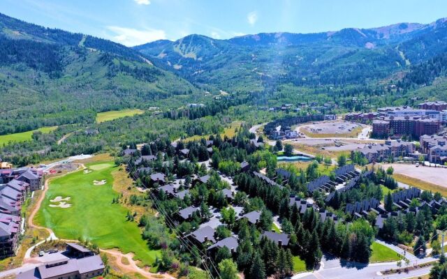 Classy Canyons Condo