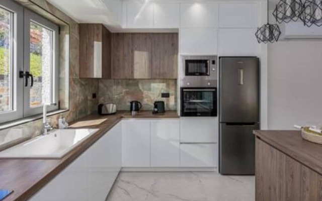 Sunny Drops Villa White by Estia