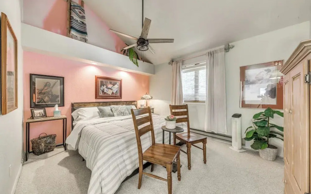 Cloudcroft Townhome on Golf Course w/ Deck!