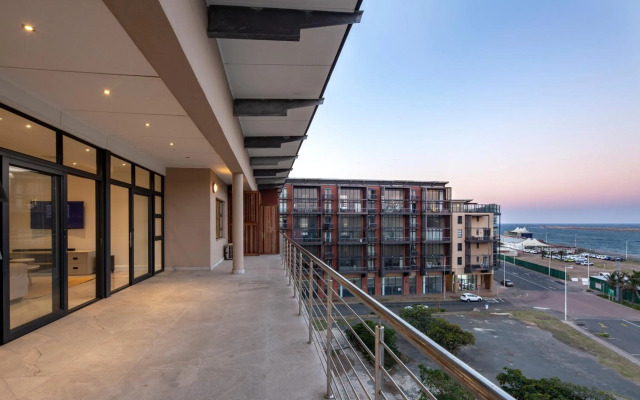 uSHAKA WATERFRONT - PALATIAL PRIVATE PENTHOUSE