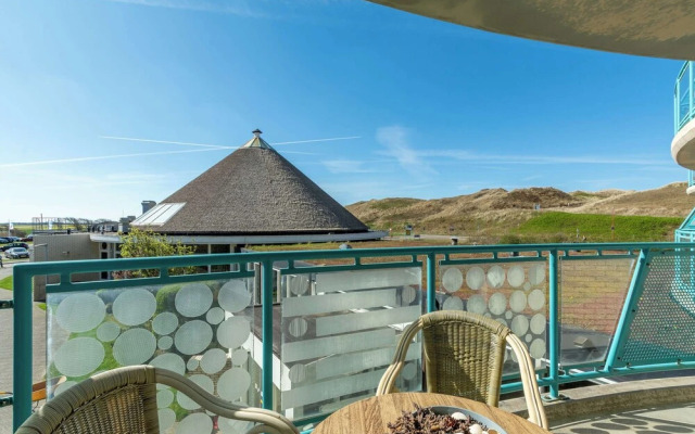 Spacious Seaside Apartment