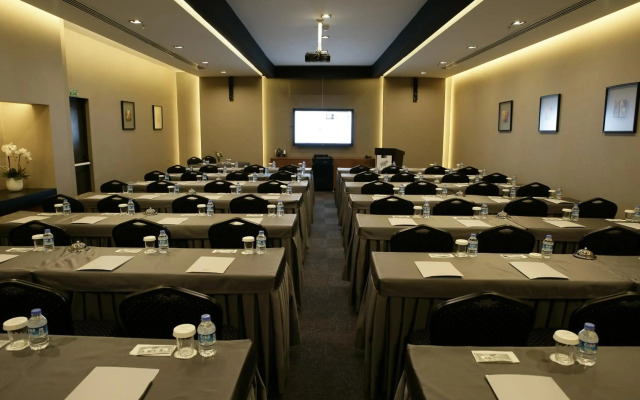 RYS Hotel & Restaurant