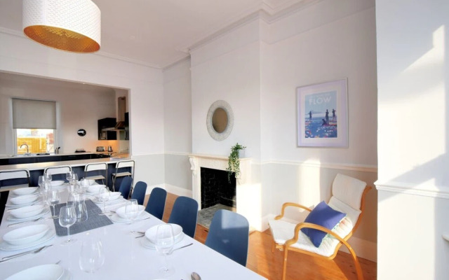 7 Seafield Road