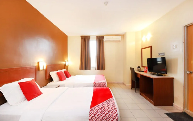 OYO 447 Comfort Hotel Meru