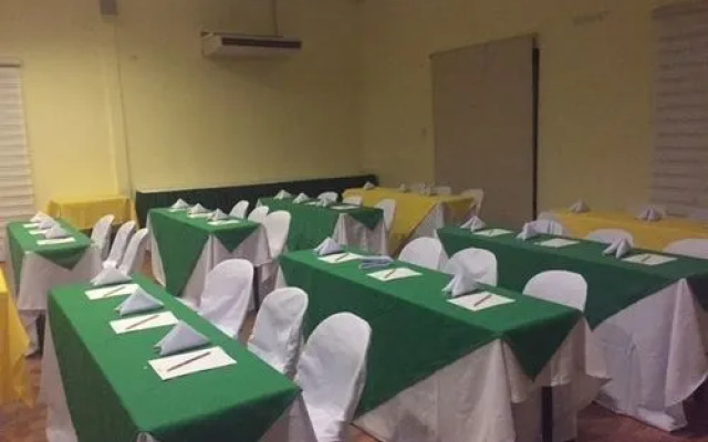 Microtel by Wyndham Cabanatuan