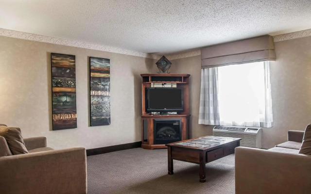 Sleep Inn & Suites Conference Center and Water Park